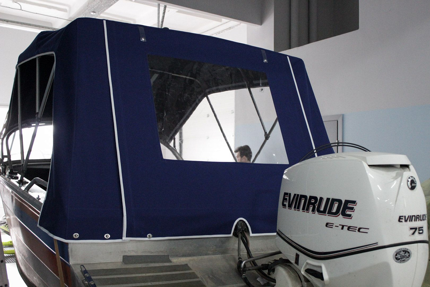 (2015) Quintrex 475 Ходовой тент